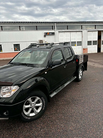 Nissan Navara 2 of 5