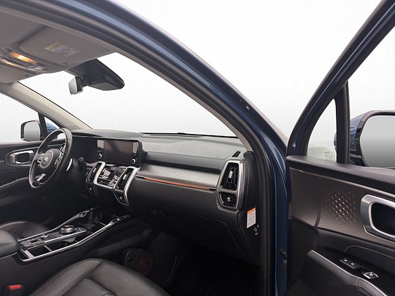 Kia Sorento 15 of 30