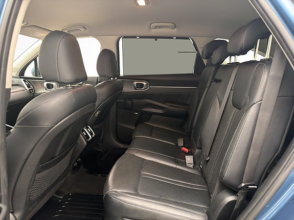 Kia Sorento 17 of 30