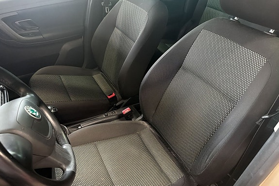 Skoda Roomster 9 of 12