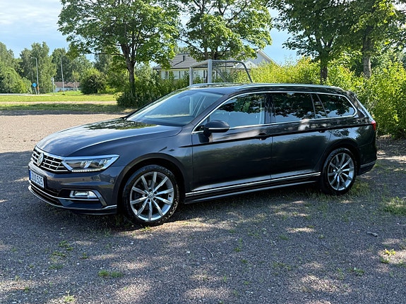 Volkswagen Passat 2 of 5