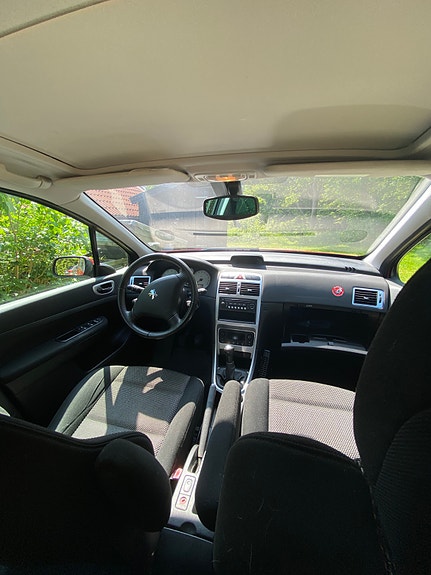 Peugeot 307 SW 4 of 5
