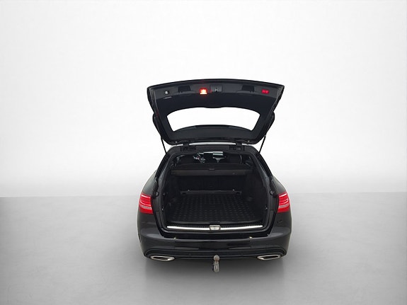 Mercedes-Benz C200 17 of 30