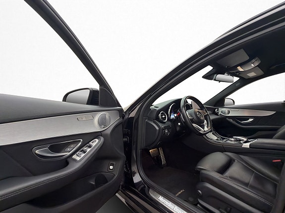 Mercedes-Benz C200 23 of 30