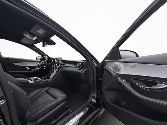 Mercedes-Benz C200 15 of 30