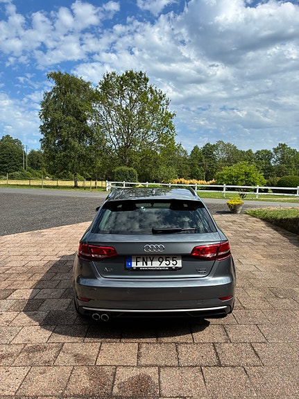 Audi A3 4 of 5
