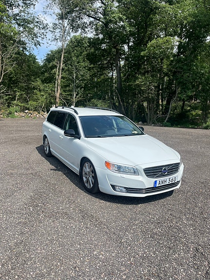 Volvo V70 3 of 5