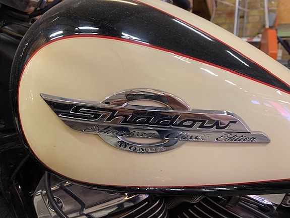 Honda VT1100C2 Shadow 2 of 3