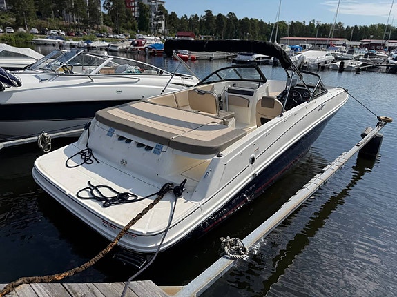Bayliner VR5 Bowrider mkt fin 3 of 5