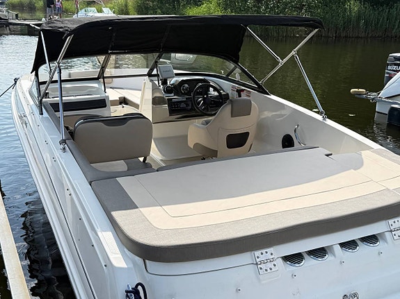 Bayliner VR5 Bowrider mkt fin 5 of 5