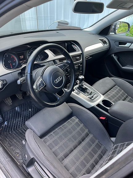 Audi A4 4 of 5