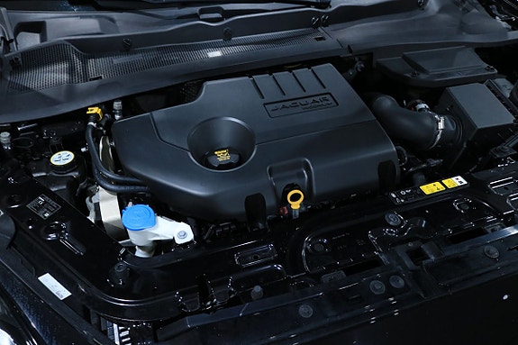 Jaguar E-PACE 24 of 25