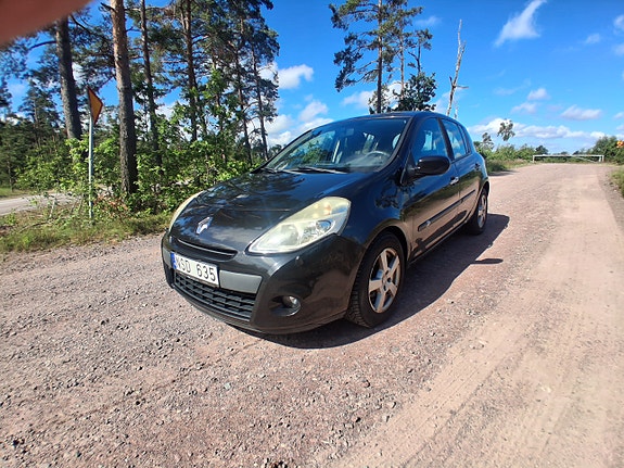 Renault Clio 2 of 5
