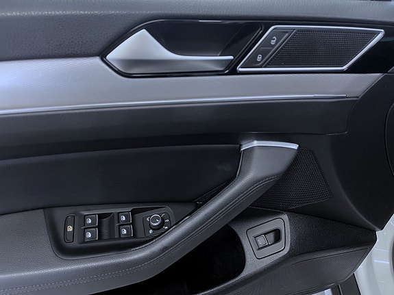 Volkswagen Passat Alltrack 8 of 18