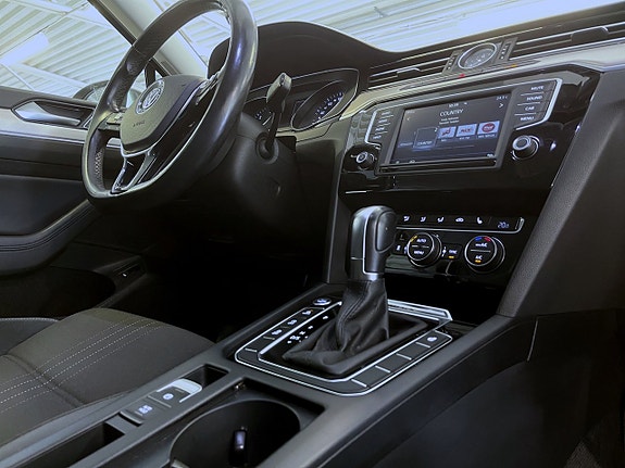 Volkswagen Passat Alltrack 14 of 18