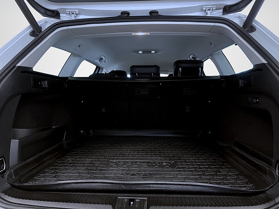 Volkswagen Passat Alltrack 16 of 18