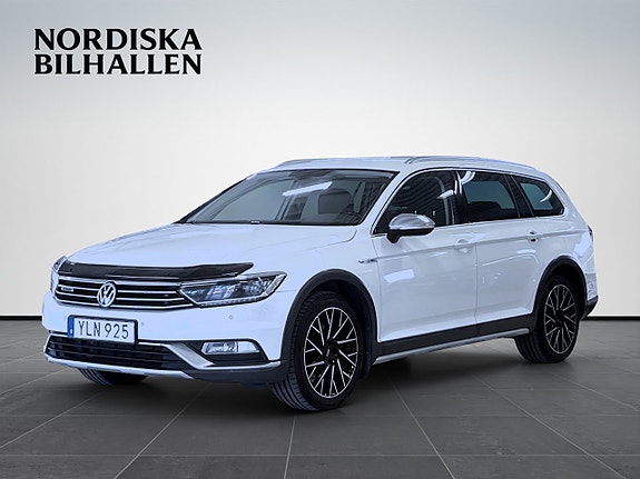Volkswagen Passat Alltrack 3 of 5