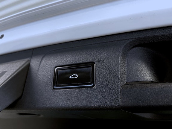 Volkswagen Passat Alltrack 17 of 18