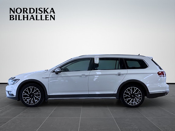 Volkswagen Passat Alltrack 4 of 5