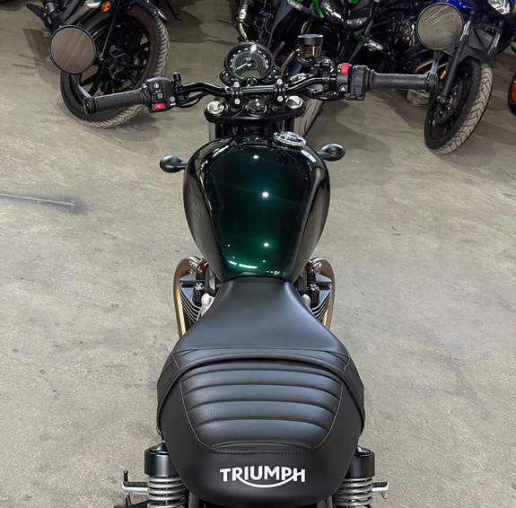 Triumph Speed Twin 900 Nyskick låga mil 0kr insats räntekampanj 3,45 11 of 11