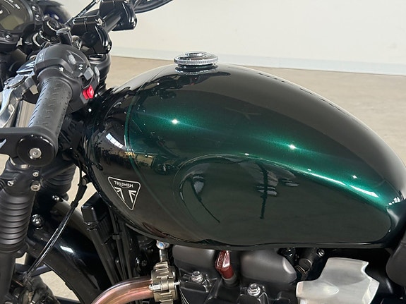 Triumph Speed Twin 900 Nyskick låga mil 0kr insats räntekampanj 3,45 10 of 11