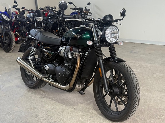 Triumph Speed Twin 900 Nyskick låga mil 0kr insats räntekampanj 3,45 3 of 11