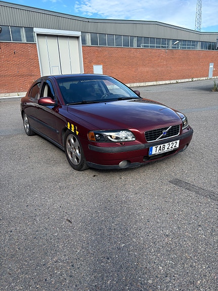 Volvo S60 2 of 4