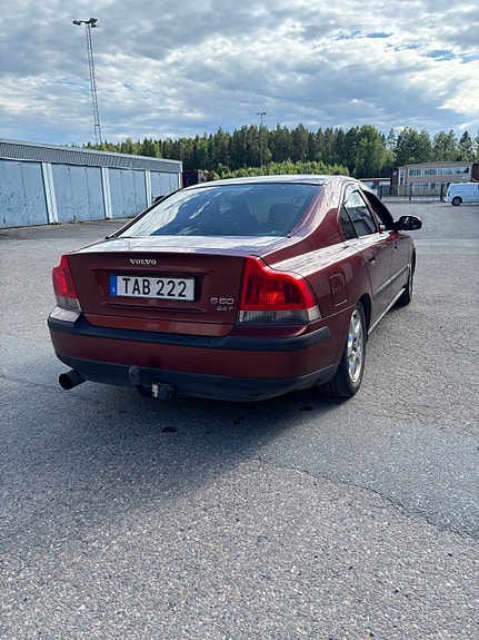 Volvo S60 3 of 4