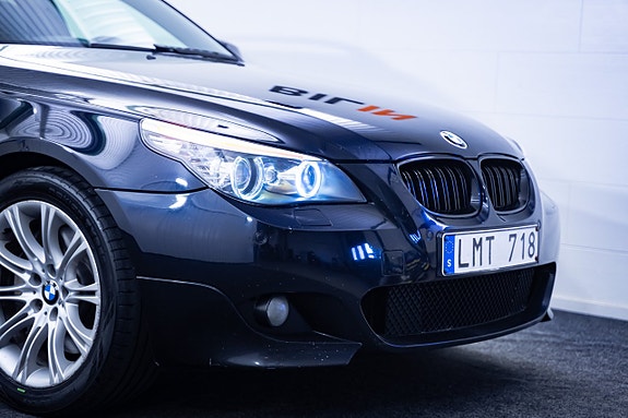 BMW 520d 3 of 5
