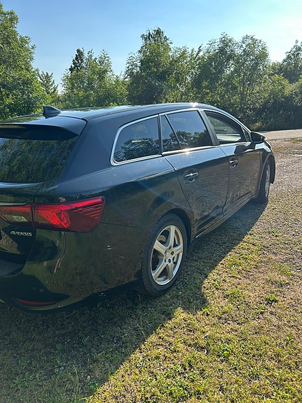 Toyota Avensis 8 of 10