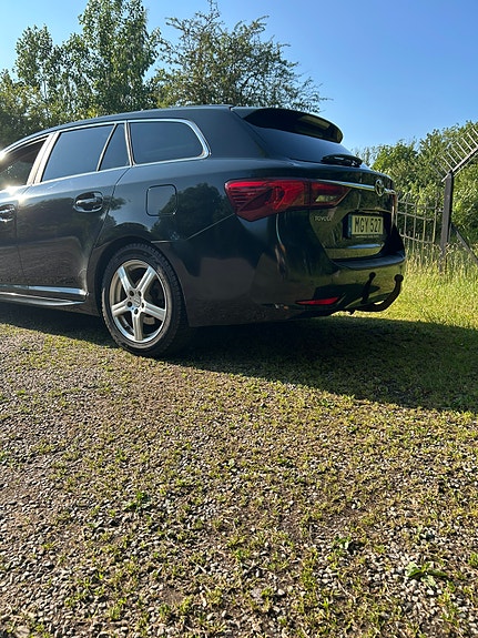 Toyota Avensis 3 of 5