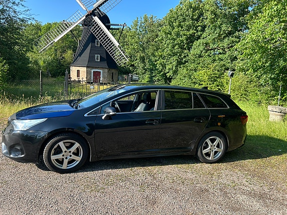 Toyota Avensis 9 of 10