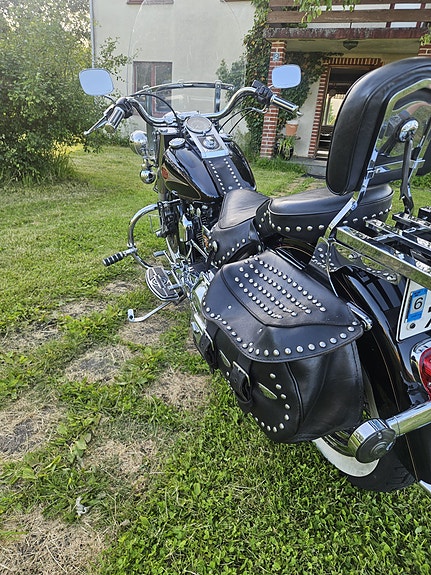 Harley-Davidson Heritage Softail Classic 8 of 8