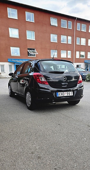Opel Corsa 2 of 5