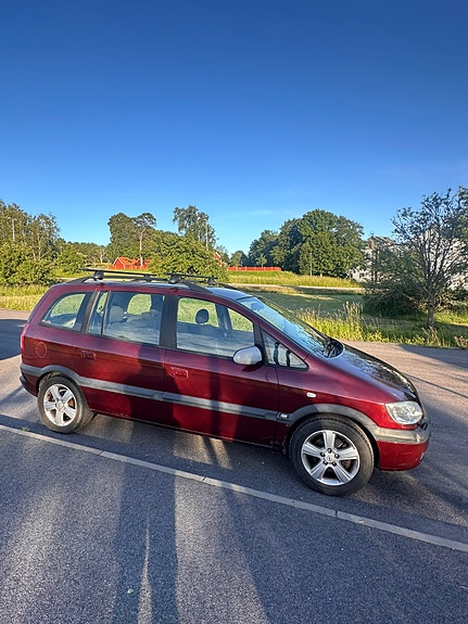 Opel Zafira 4 of 5