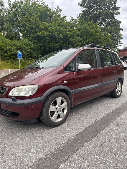 Opel Zafira 2 of 5