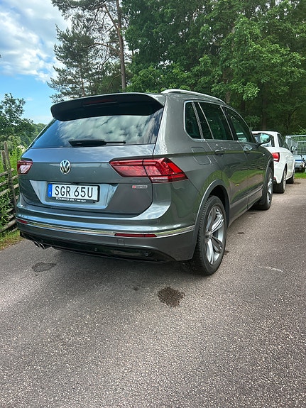 Volkswagen Tiguan 3 of 5