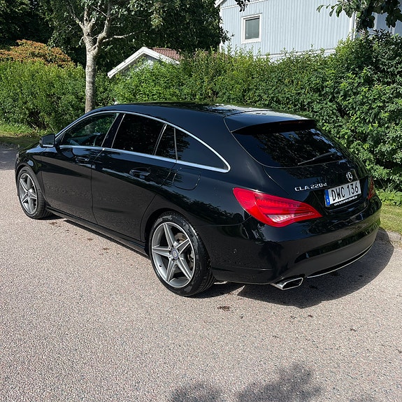 Mercedes-Benz CLA220 d 4 of 5