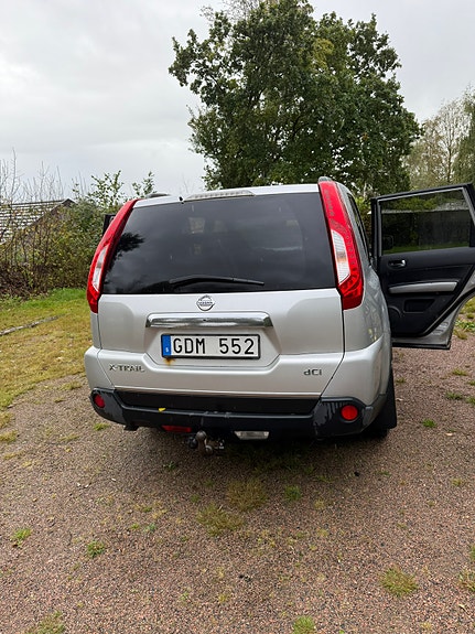 Nissan X-Trail 3 of 5