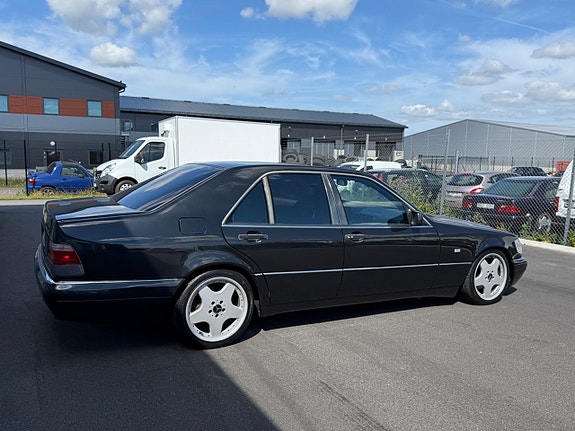 Mercedes-Benz S420 4 of 5