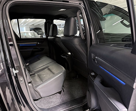 Toyota HiLux 29 of 30