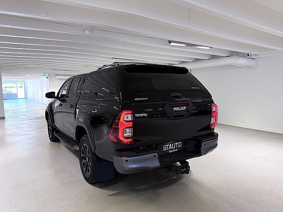 Toyota HiLux 7 of 30