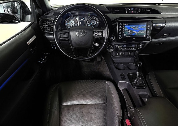 Toyota HiLux 24 of 30