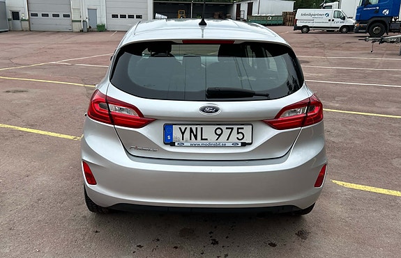 Ford Fiesta 3 of 5