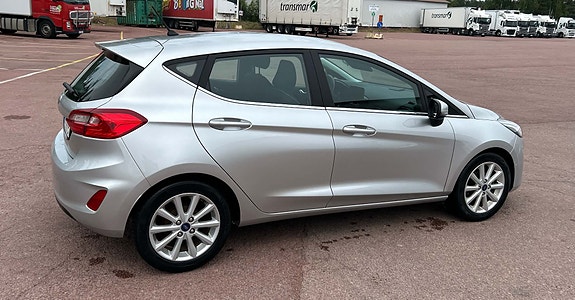 Ford Fiesta 4 of 5