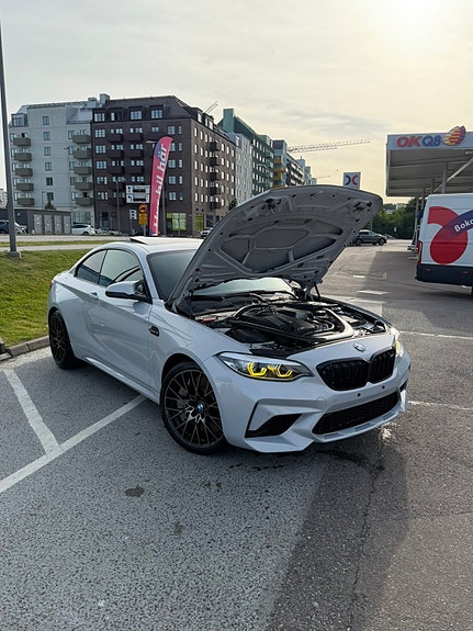 BMW M2 2 of 5