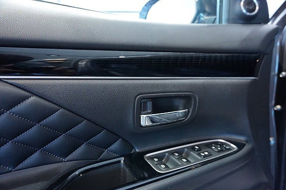 Mitsubishi Outlander 12 of 20