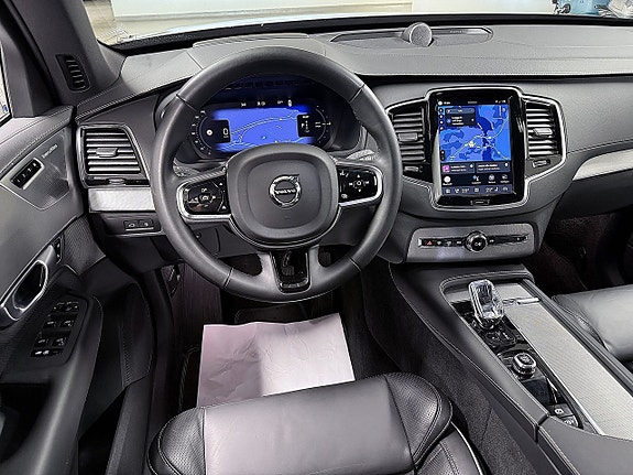 Volvo XC90 29 of 30
