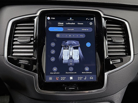 Volvo XC90 19 of 30