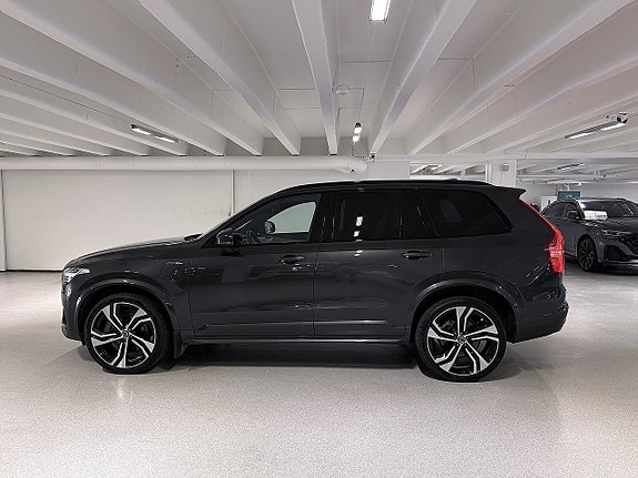 Volvo XC90 10 of 30